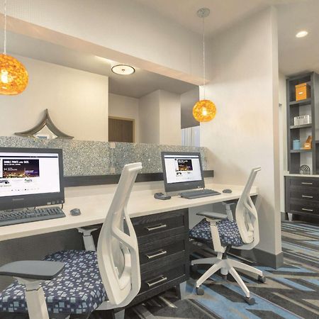 Hampton Inn & Suites Herndon-Reston Eksteriør billede