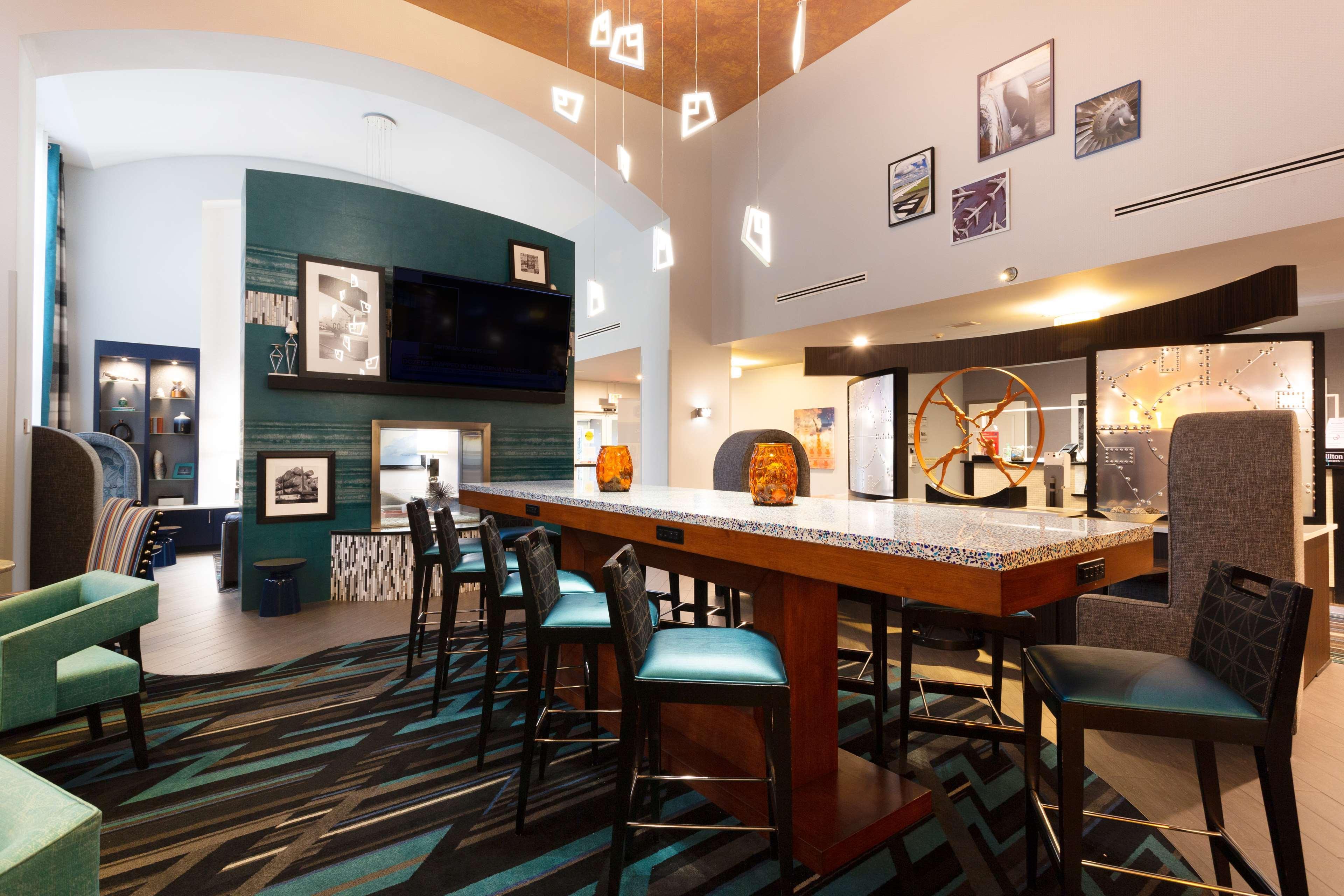 Hampton Inn & Suites Herndon-Reston Eksteriør billede