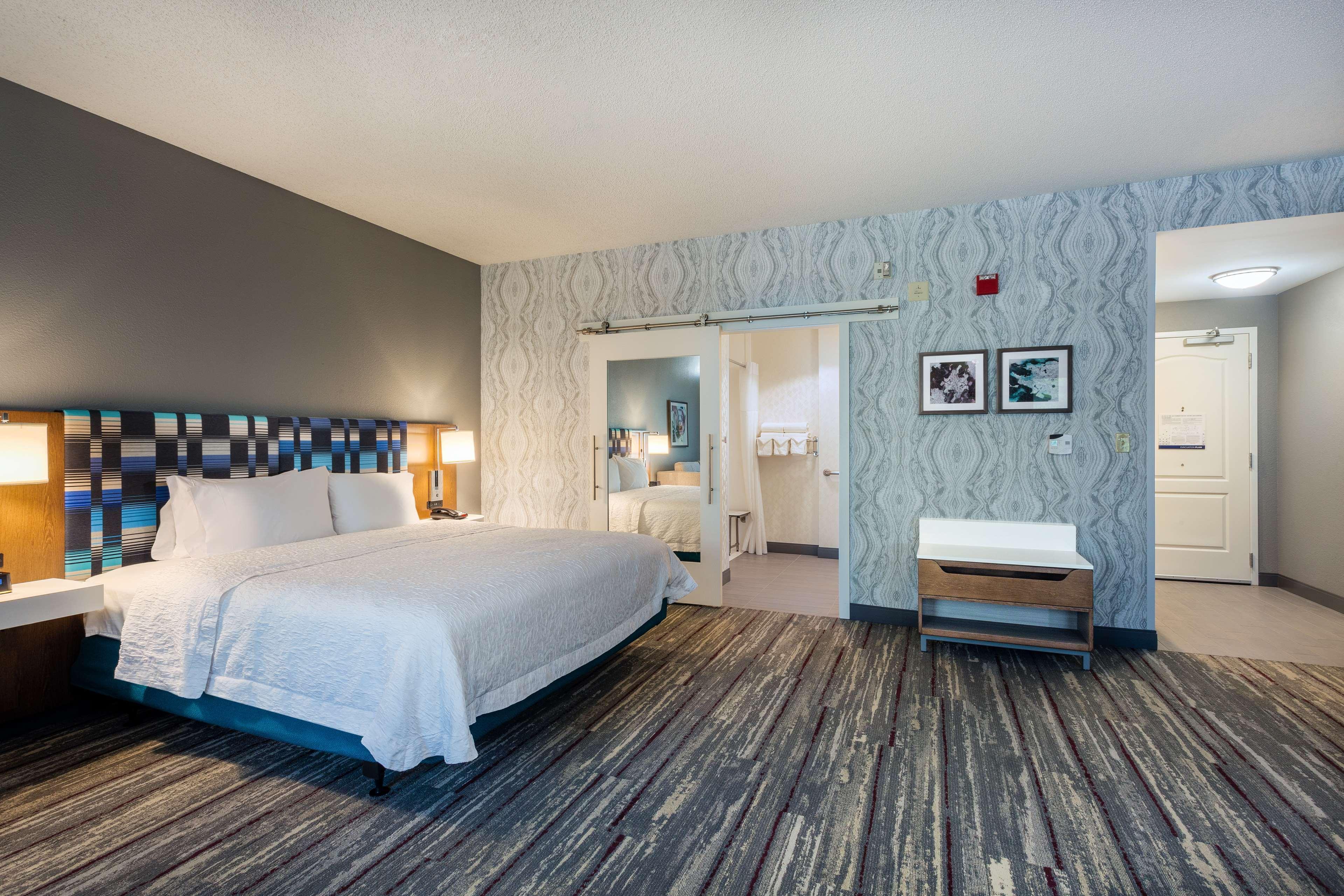 Hampton Inn & Suites Herndon-Reston Eksteriør billede