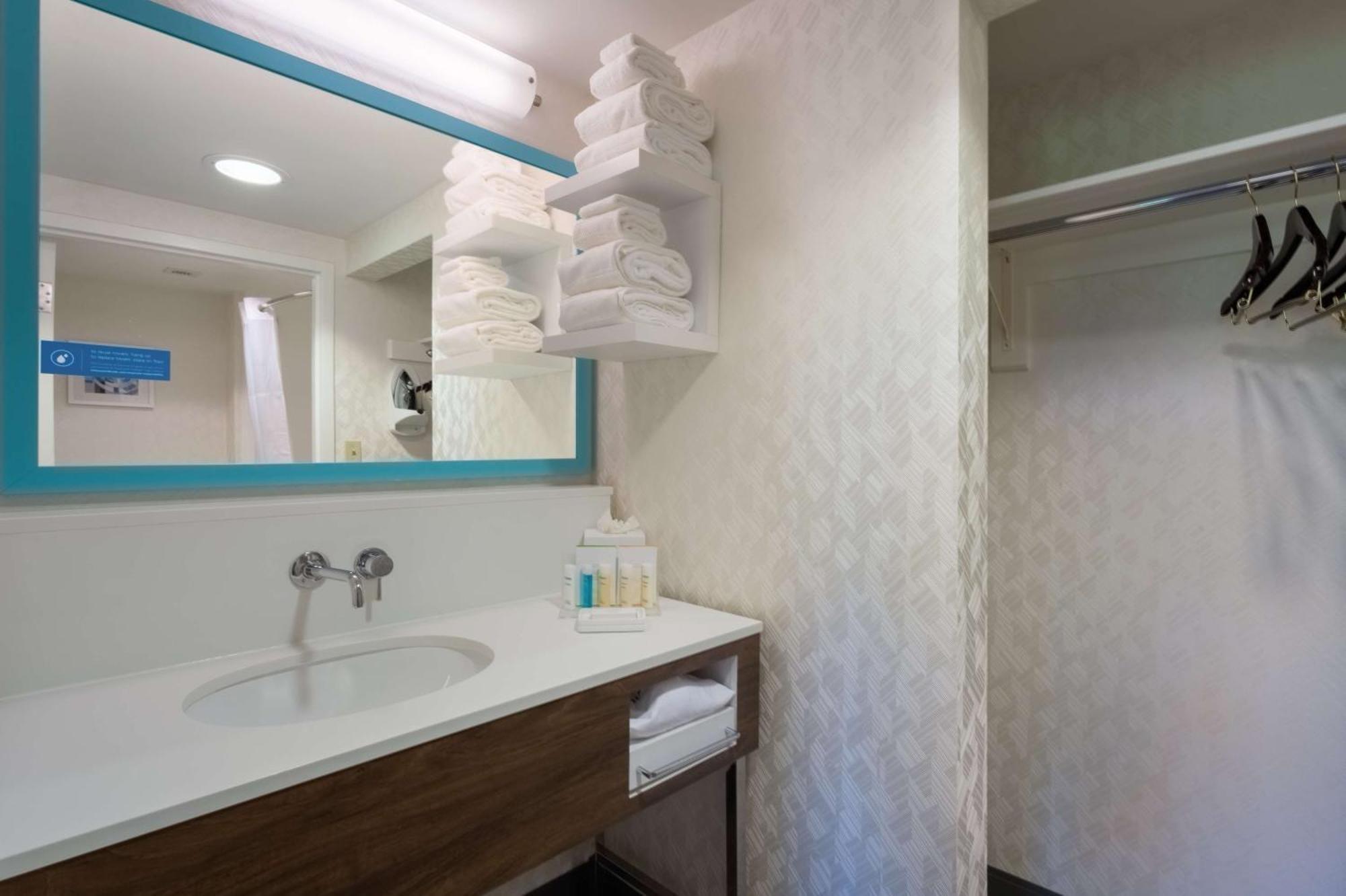 Hampton Inn & Suites Herndon-Reston Eksteriør billede