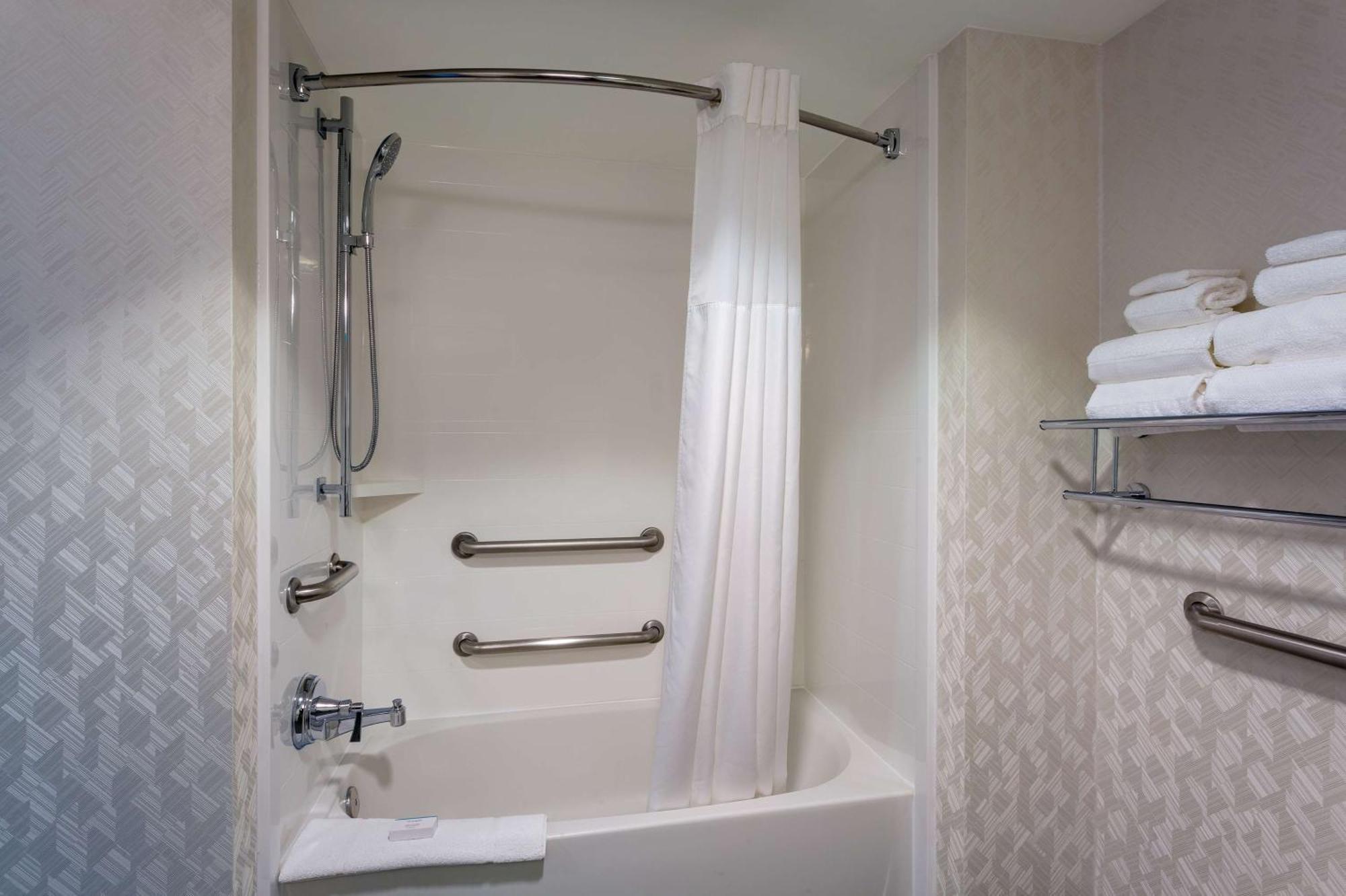 Hampton Inn & Suites Herndon-Reston Eksteriør billede