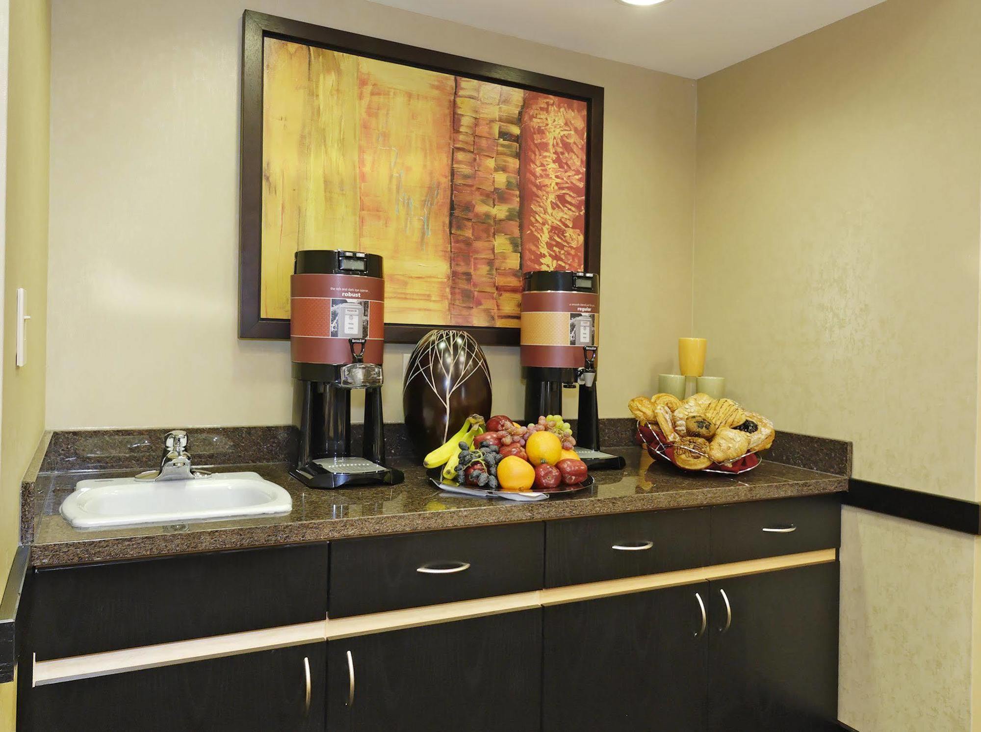 Hampton Inn & Suites Herndon-Reston Værelse billede
