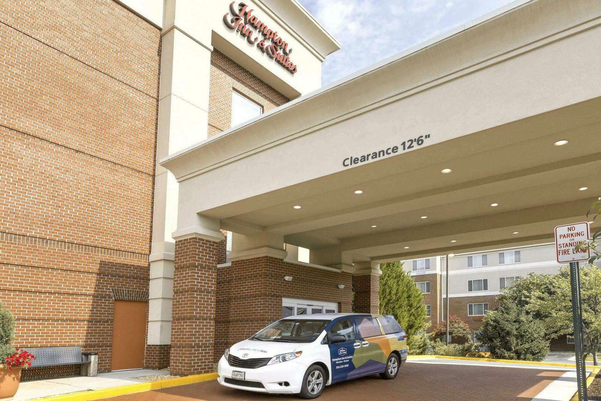 Hampton Inn & Suites Herndon-Reston Eksteriør billede